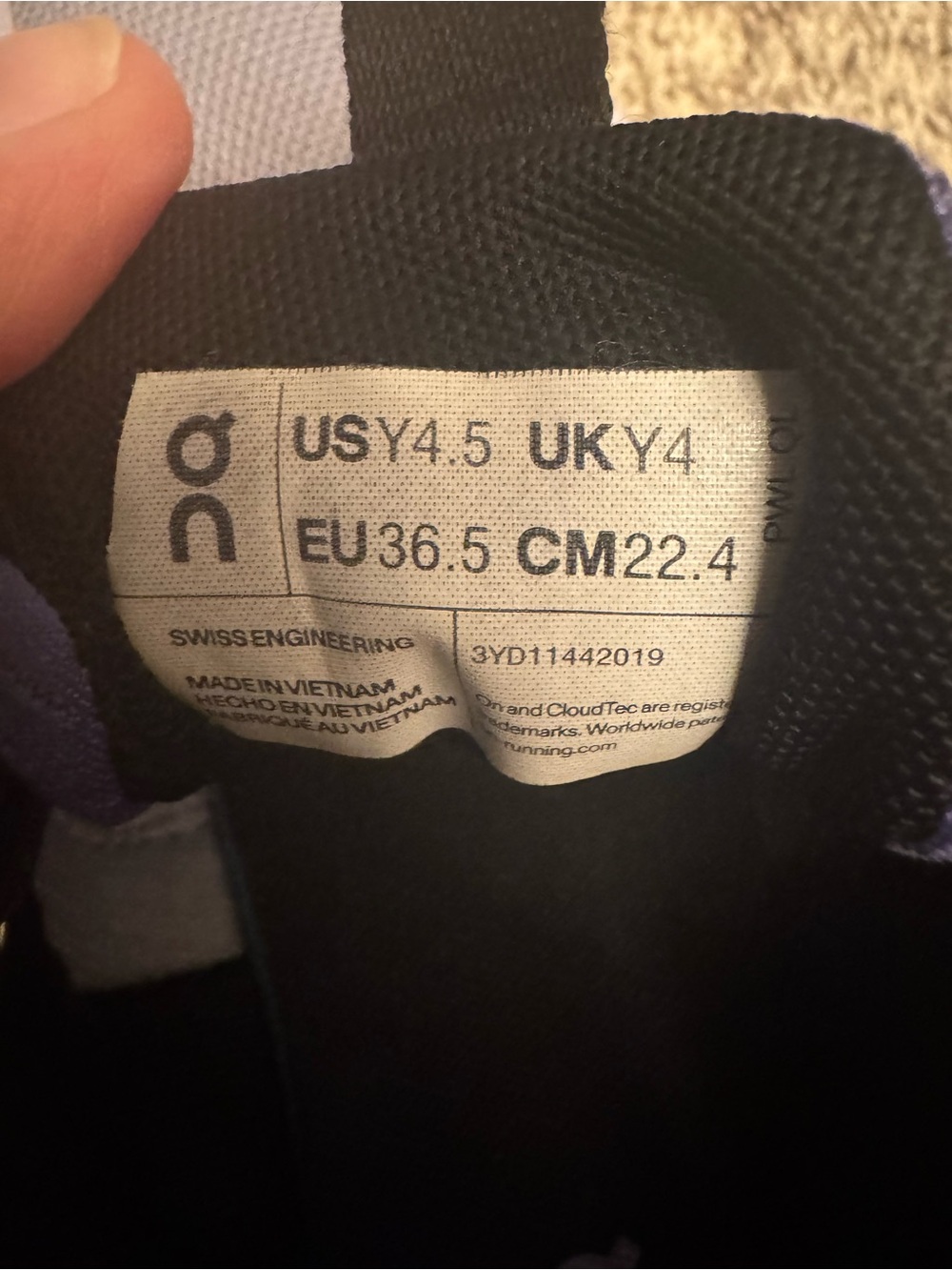 Girls On Clouds Youth Size 4.5 CloudSky Nimbus Blueberry Swiss Shoes - Picture 6 of 6